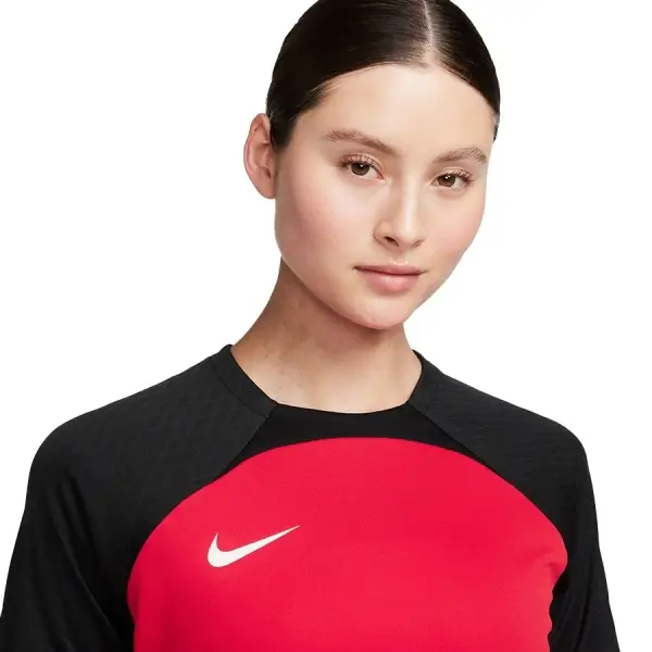 Nike Dri-FIT Strike Kırmızı Kadın Tişört DR2278-657