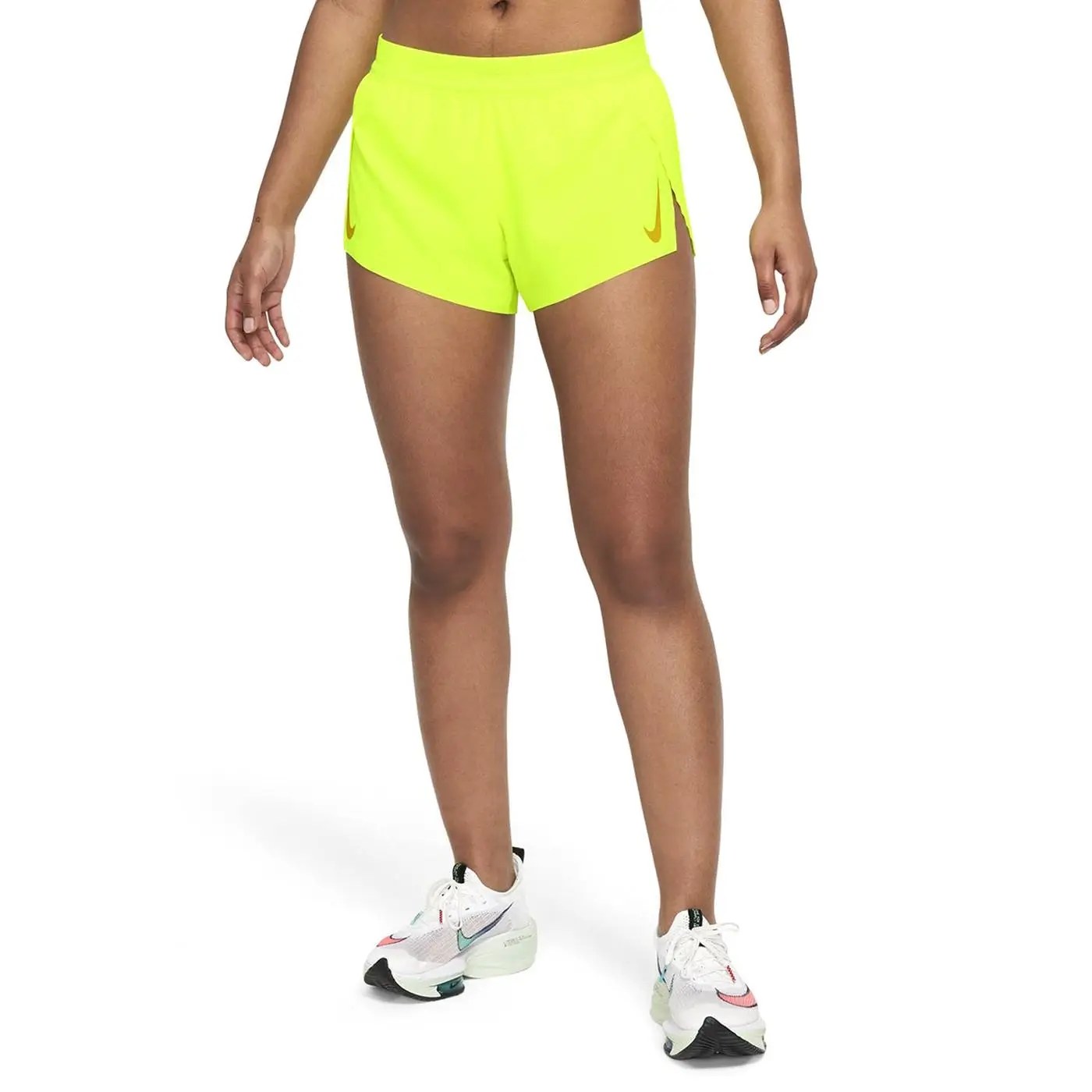 Nike AeroSwift Kadın Sarı Koşu Şortu CZ9398-702