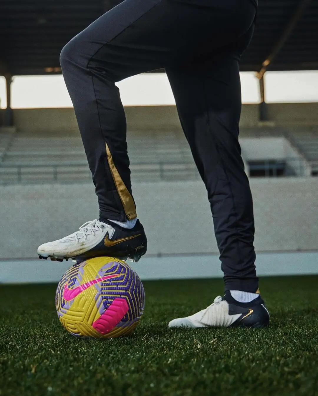 Futbol Oynarken Hangi Halı Saha Ayakkabı Modeli Giyilir?